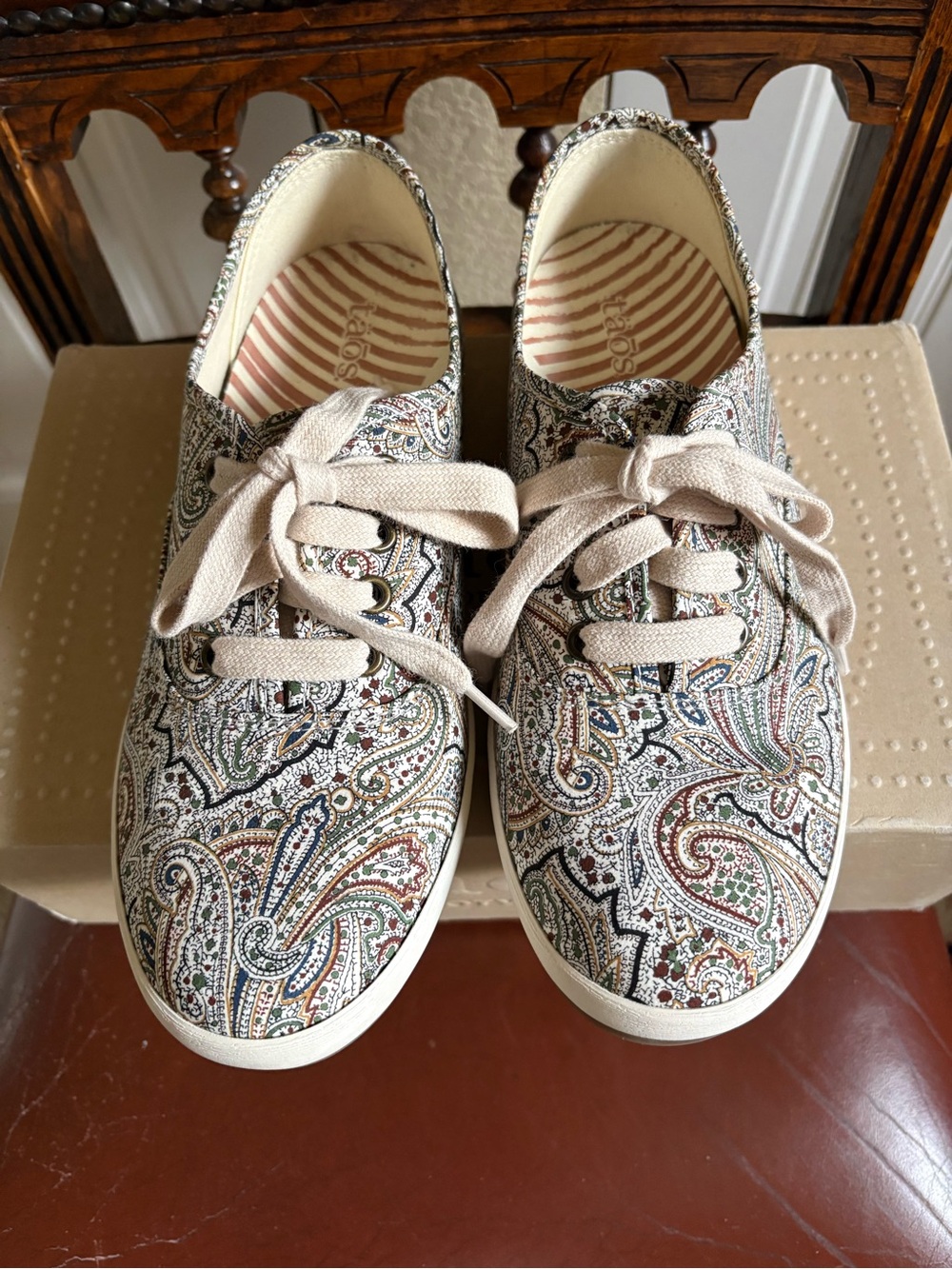 Taos Casual Paisley Canvas Sneakers - Multicolored with Beige Background US 8.5